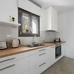 Isterni Paros