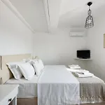 Isterni Paros Βίλα *