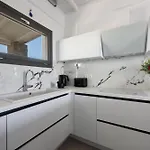 Isterni Paros Βίλα