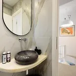 Isterni Paros *