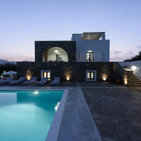 Isterni Paros Βίλα *