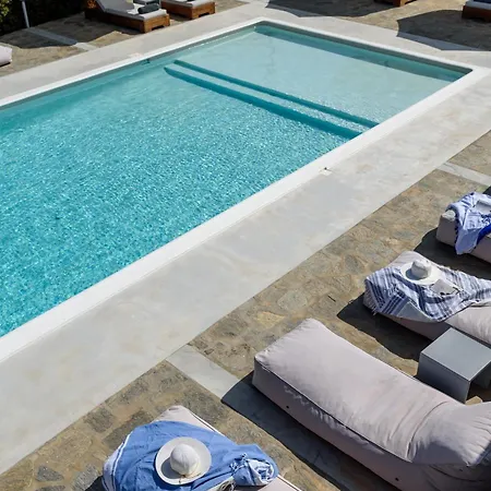 Isterni Paros * Isterni (Paros)